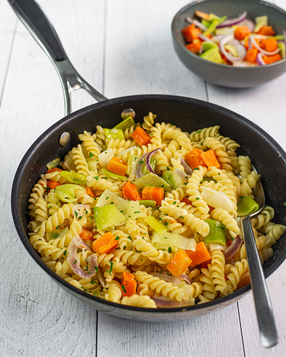 One pot pasta poireau, carotte, oignon